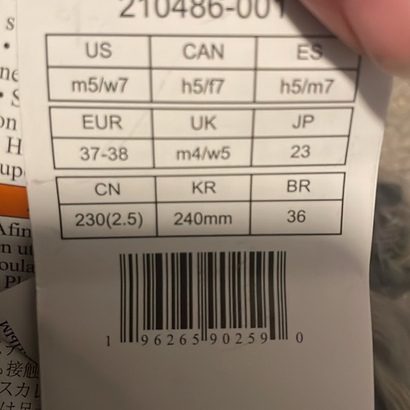 Rauw Alejandro x Crocs. Mega crush clog style. - Picture 5 of 5